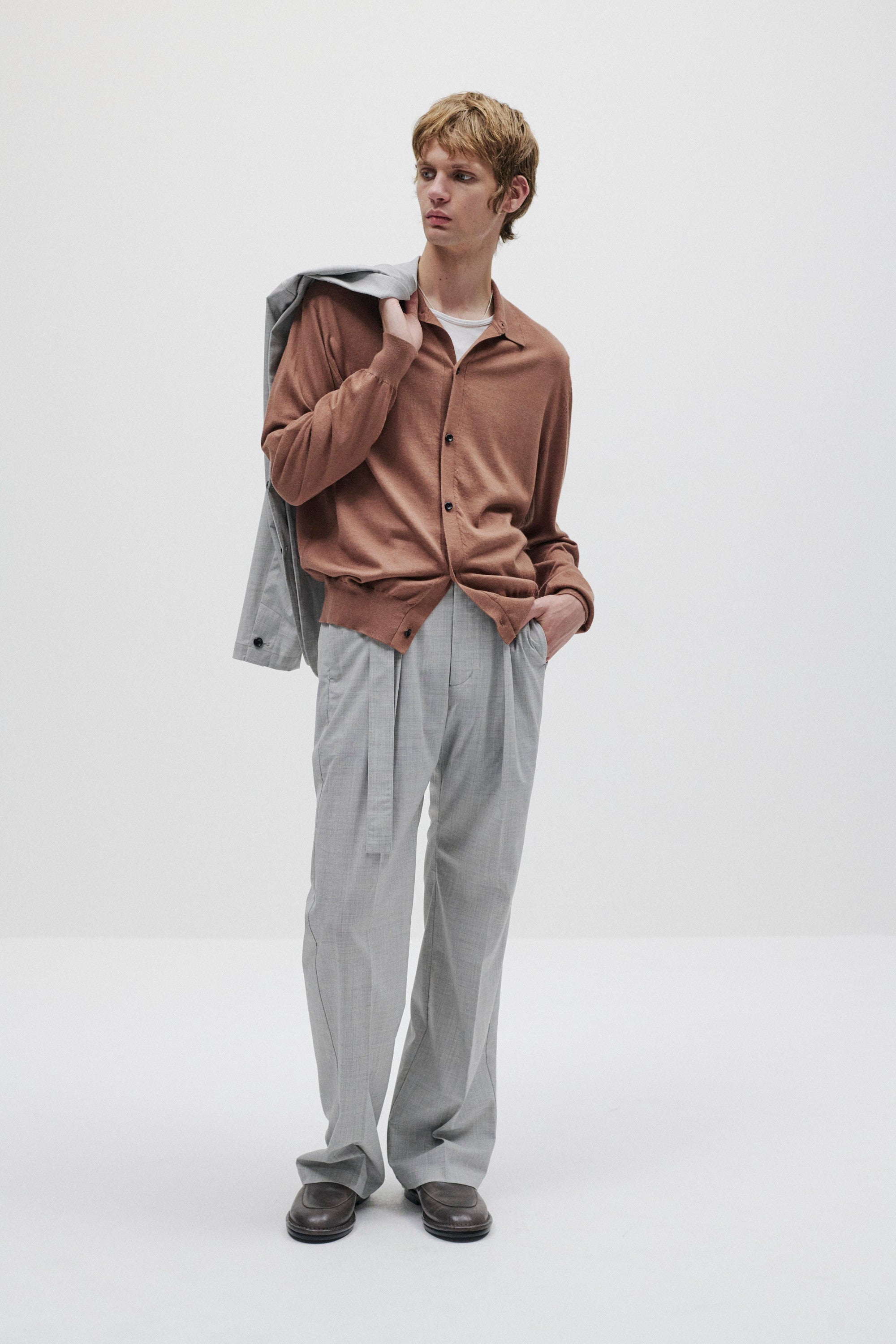 ウール/トリアセテート ストレッチトロ ベルト付きストレートパンツ〔AP61-078〕