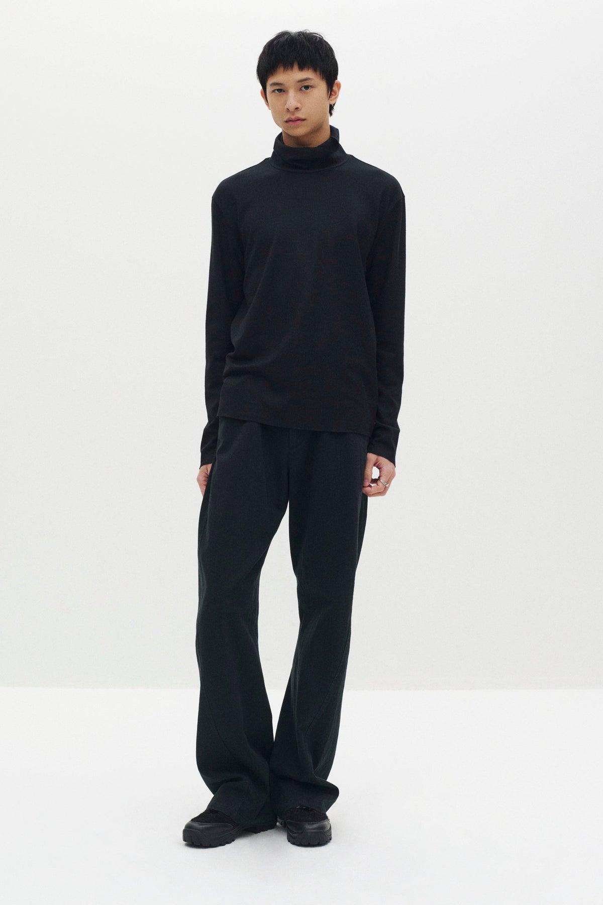 STILL ATTACHMENT ウールジャージーハイネックL/Sカットソー〔MCKA0306086998〕