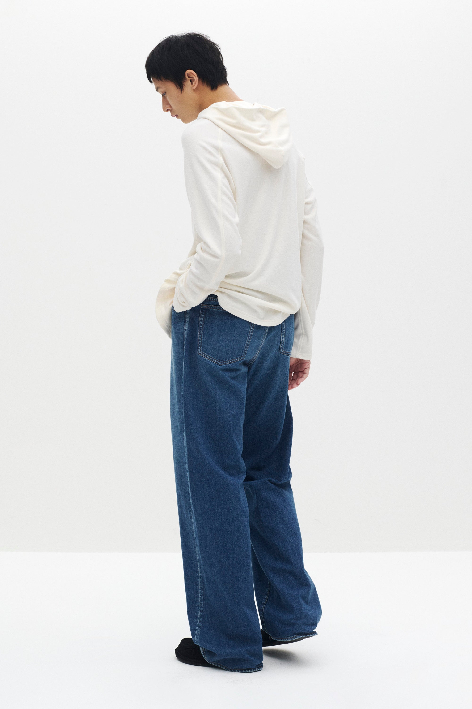 ビスコース/ポリエステルスムースジップアップライトフーディー〔MCKA0309086998〕
