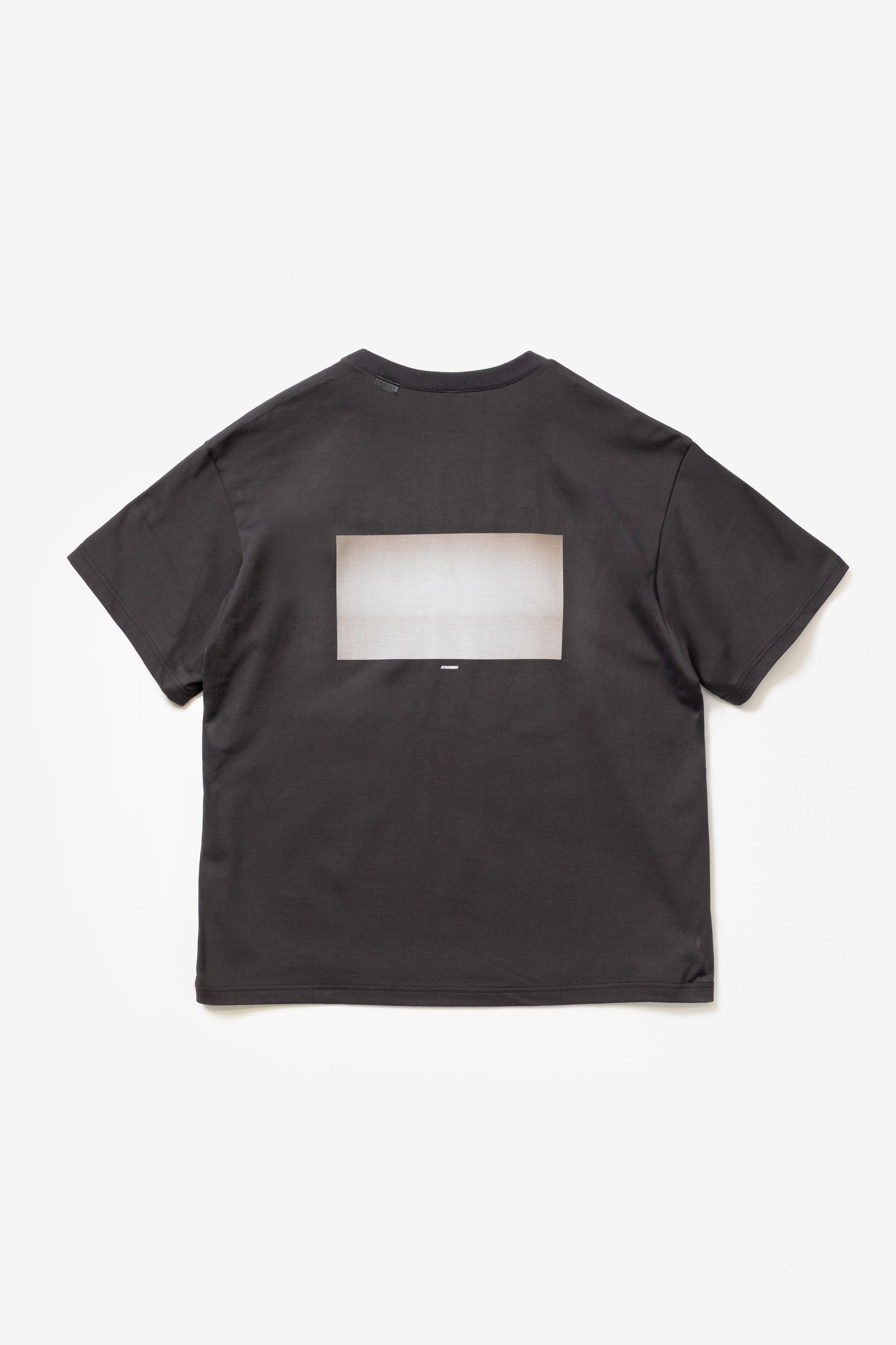 ジャージーフォトプリントS/S Tシャツ〔MCKA0267086998〕