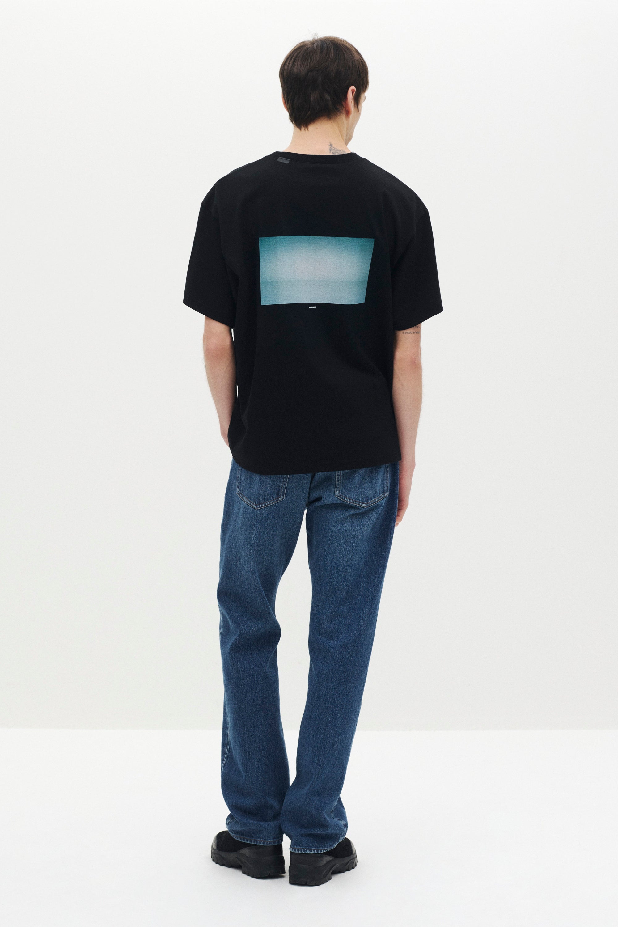 ジャージーフォトプリントS/S Tシャツ〔MCKA0267086998〕