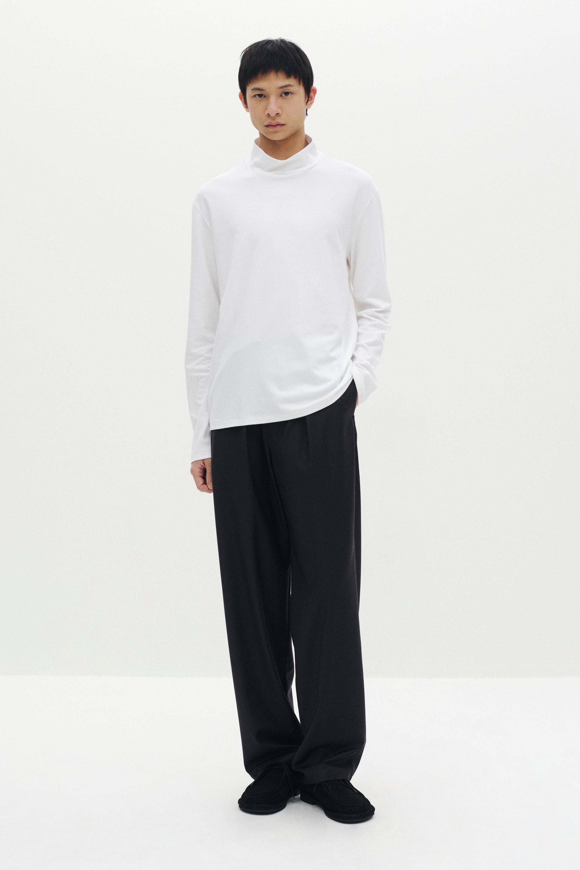 ウール/ポリエステルストレッチトロイージーパンツ〔MCKA0297106998〕